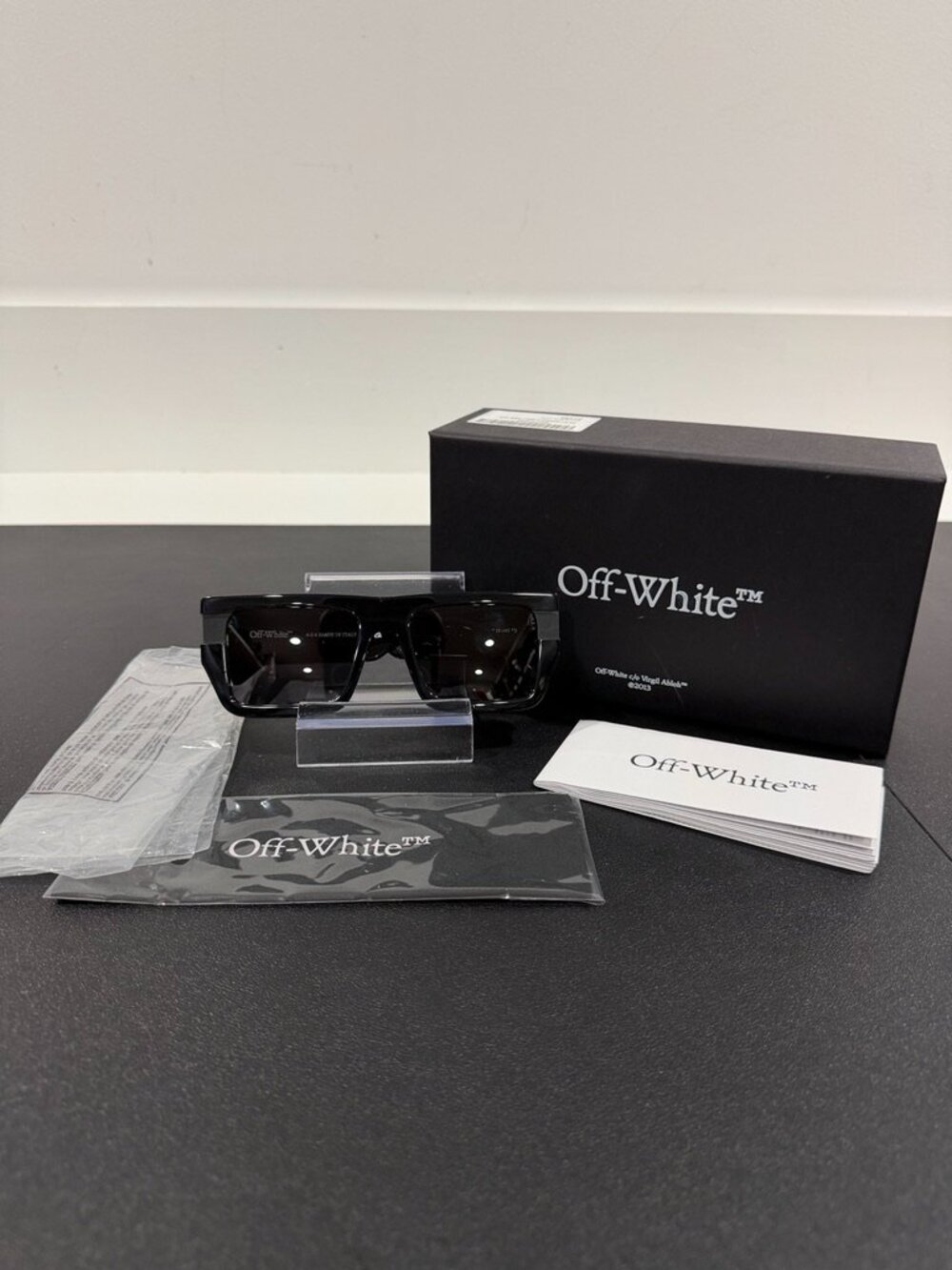 NIB Off-White Sunglasses Black 54-19-145 Designer Logo (JB1573)